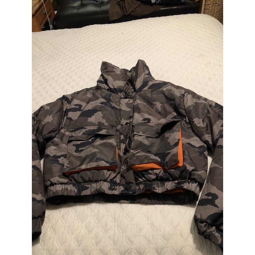 JouJou  Camo Cropped Jacket Size Medium